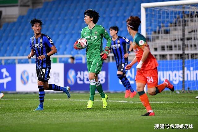 半决赛对日本，中国男篮需发挥内线优势与强攻后场